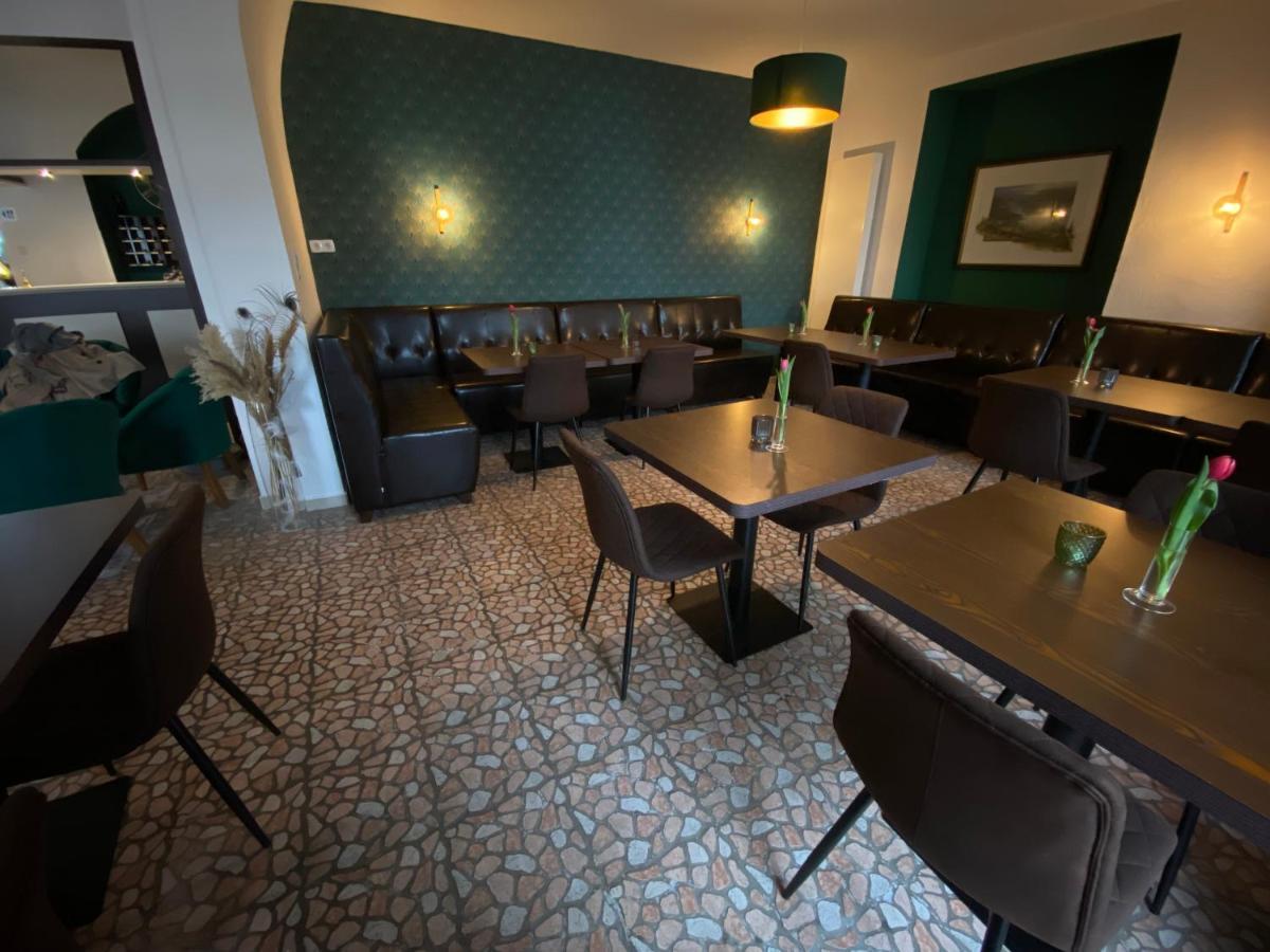 Hotel Vier Loewen Traben-Trarbach Bagian luar foto