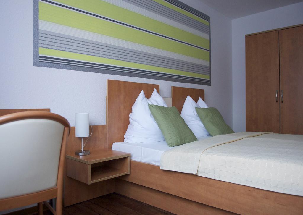 Hotel Vier Loewen Traben-Trarbach Ruang foto