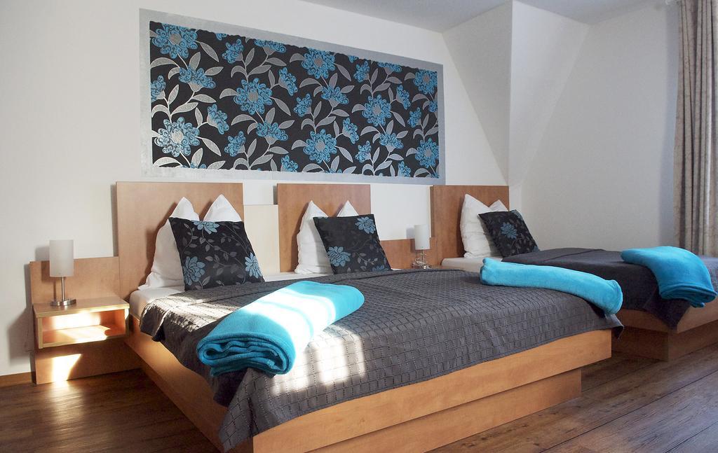 Hotel Vier Loewen Traben-Trarbach Ruang foto