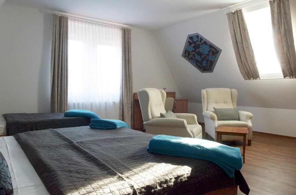 Hotel Vier Loewen Traben-Trarbach Ruang foto