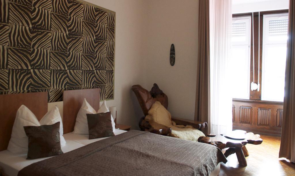Hotel Vier Loewen Traben-Trarbach Bagian luar foto