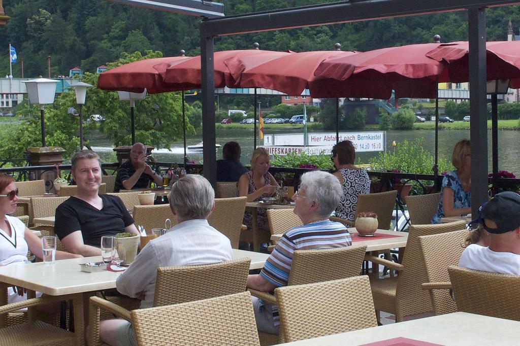 Hotel Vier Loewen Traben-Trarbach Bagian luar foto