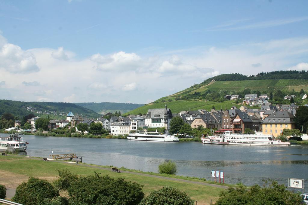 Hotel Vier Loewen Traben-Trarbach Bagian luar foto