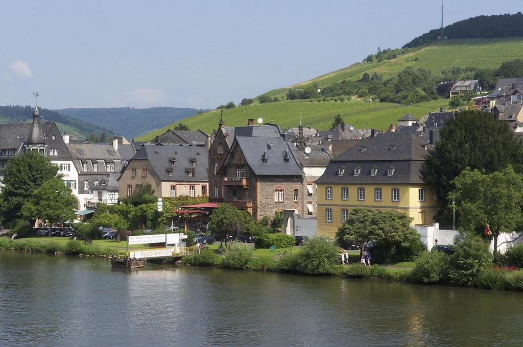 Hotel Vier Loewen Traben-Trarbach Bagian luar foto