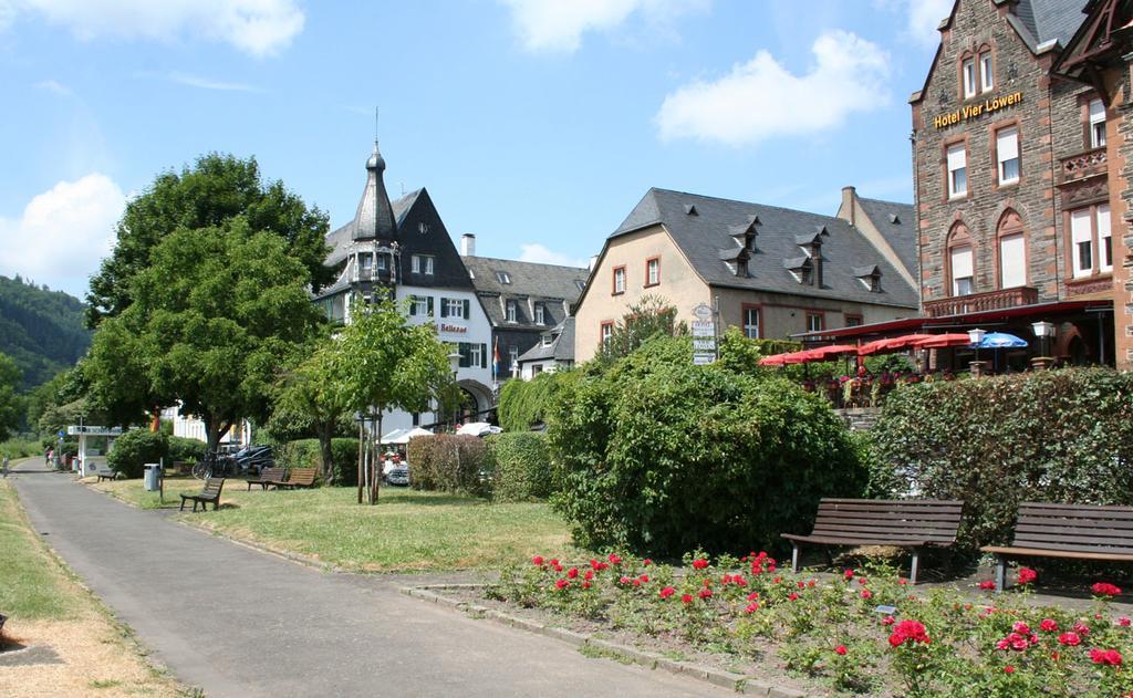 Hotel Vier Loewen Traben-Trarbach Bagian luar foto